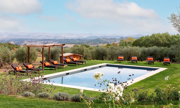 Sarteano Villa | Villa Contessa promoted by WeekHomes.com