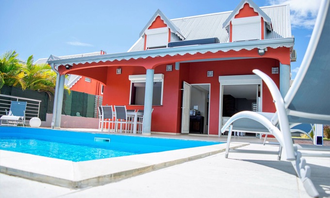 Sainte-Anne Villa | VILLA D'ALICE 1 TOWN CENTER 10 minutes ON FOOT FROM THE BEACH OF BOURG 3 STARS