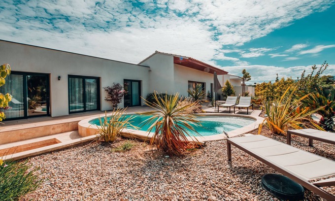 L'Isle-sur-la-Sorgue Villa | Villa D'architecte Avec Piscine Chauffé, Brasero,bbq et Baby Foot