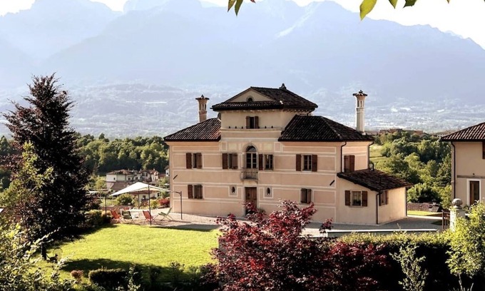 Borgo Valbelluna Villa | Villa d'Or, villa per famiglie vista Dolomiti