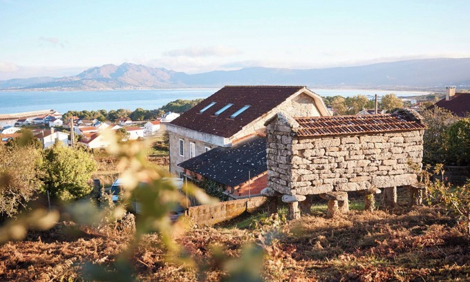 Carnota Villa | Villa de 6 Dormitorios con Vistas al mar y Jardín