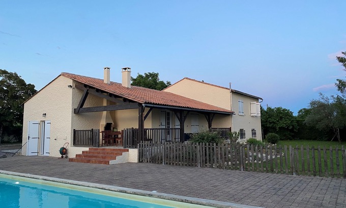 Julienne House | Villa de Charme Avec Piscine - Idéale Pour des Vacances en Famille ou Entre Amis