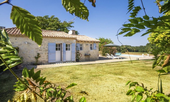 Saint-Meard-de-Gurcon Villa | Villa Des Anges - One Bedroom Villa, Sleeps 2