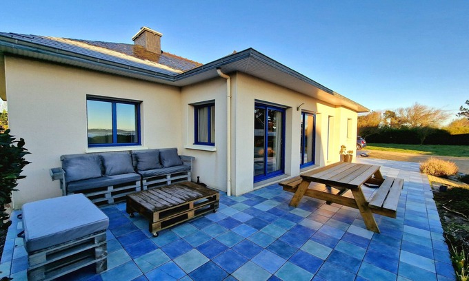 Sibiril House | Villa de la Baie, 8 people, sea view, Jacuzzi, beach at 100 meters