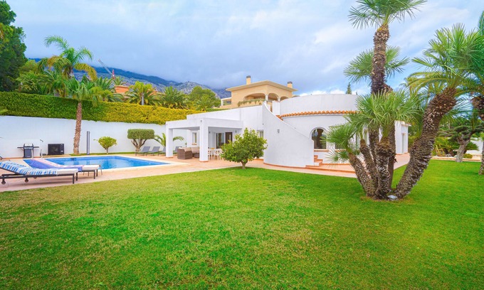 Altea la Vella Villa | Villa del Maestro is a luxury villa in quiet residence close to golf