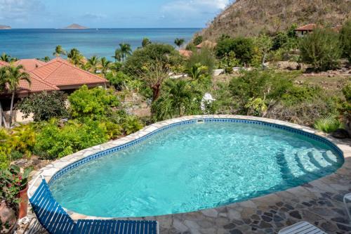 Spanish Town Villa | VILLA DEL SOLE