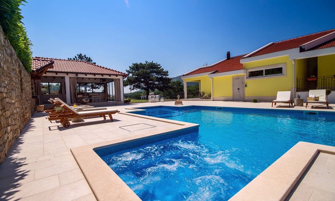 Tugare Villa | VILLA DELMATI with tennis court, swimming pool with whirlpool, 5 bedrooms