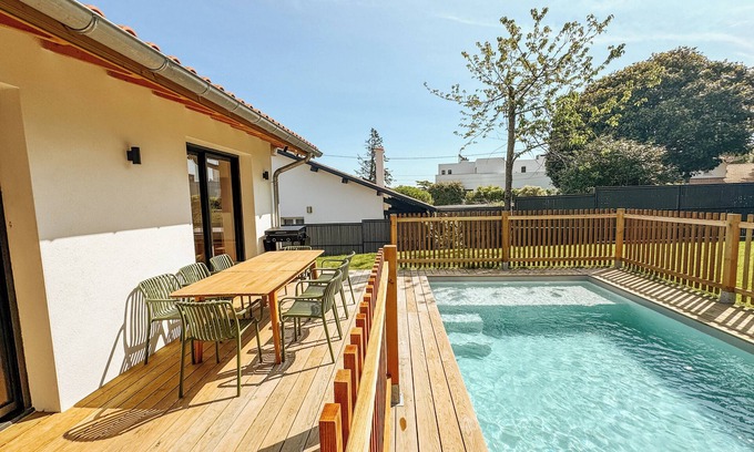 Bayonne House | Villa design with pool
