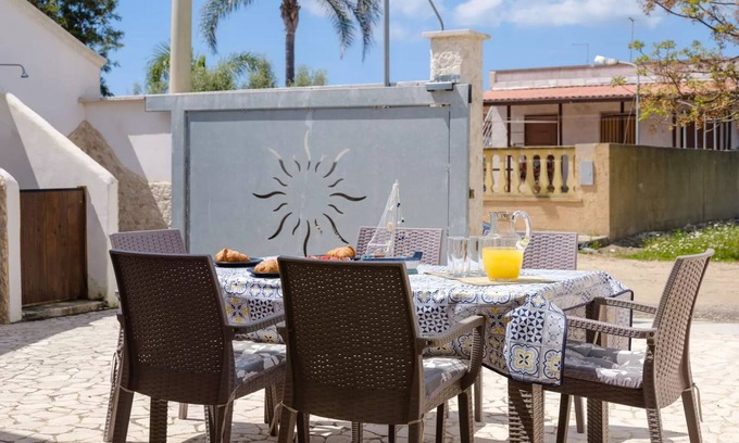 Torre Lapillo Villa | Villa Diamante Torre Lapillo With Air Conditioning, Parking And Wi-Fi