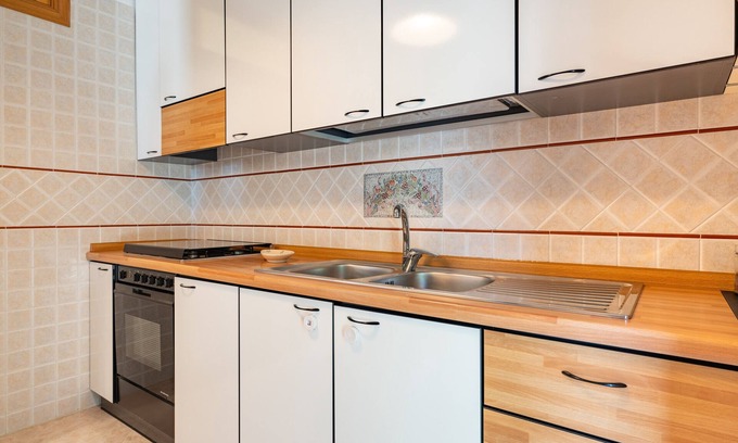 Coreggia House | Villa Dimora Loris with Garden, Shared Terrace & Wi-Fi
