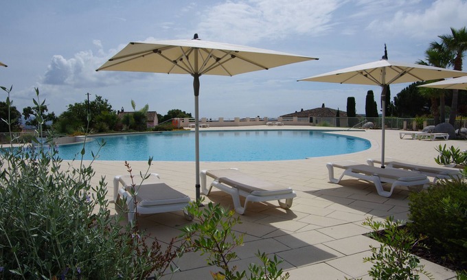 La Rouviere Villa | Villa 'Domaine Du Golf De Roquebrune' with Sea View, Wi-Fi and Air Conditioning