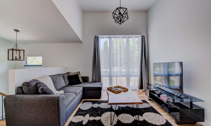 Pont-Rouge Ski Chalet | Villa du Golf #111, Pont-Rouge
