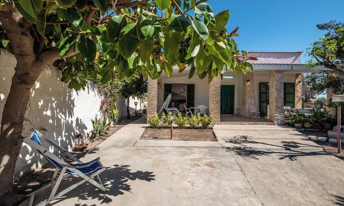 San Pietro in Bevagna Villa | Villa "Edy" near the Beach with Terrace & Garden