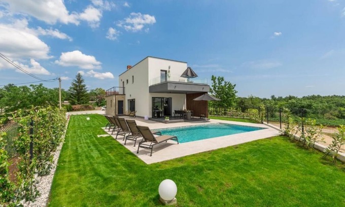 Muzini Villa | Villa Emma Louisa
