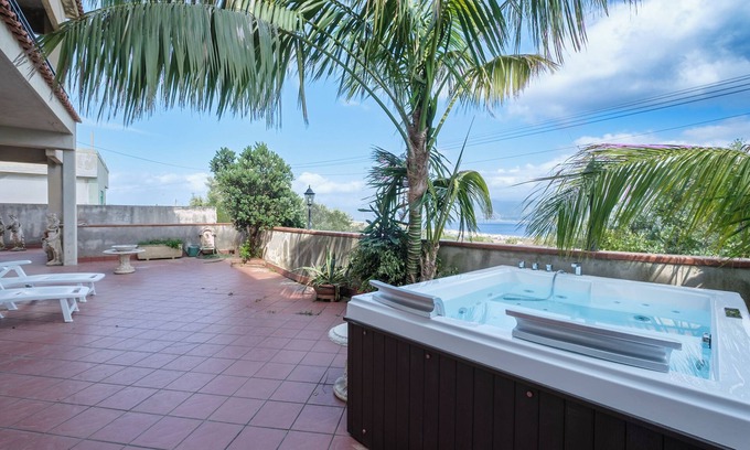 Faro Superiore Villa | 'Villa Emy' with Sea View, Garden & Wi-Fi