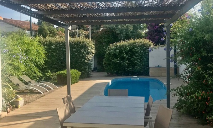 Sete Villa | Villa en 1ère ligne sur l’Étang de Thau – Piscine