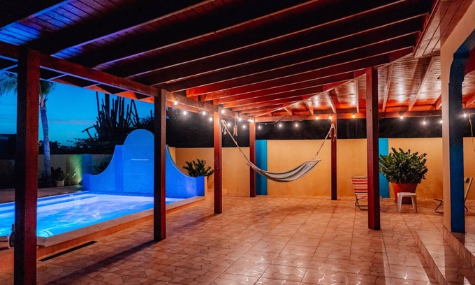 Boroncana Villa | Villa Encantada Aruba with Private Pool and garden