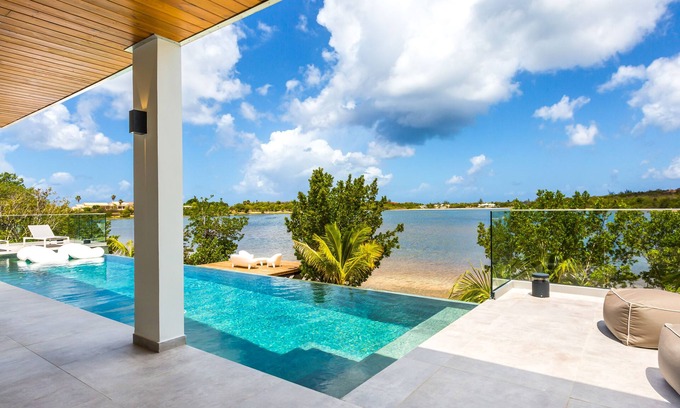 Marigot Villa | Villa Enjoy Summary: