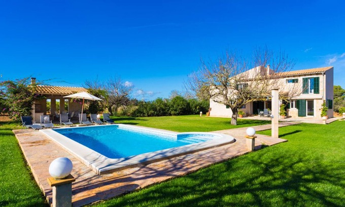 Cas Concos Ski Chalet | Villa Sa Pau, charming rustic house in the heart of nature
