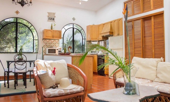 Cuernavaca House | Villa Escondida Private for Couples,w/Manicured Gardens, Pool, Cabaña & BBQ.