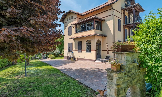 Tolentino Villa | Villa 'Fefi Liberty D'Artista' with Private Pool, Private Garden and Wi-Fi