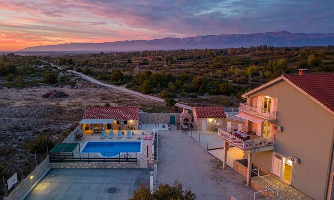 Benkovac Villa | Villa Fenix ZadarVillas