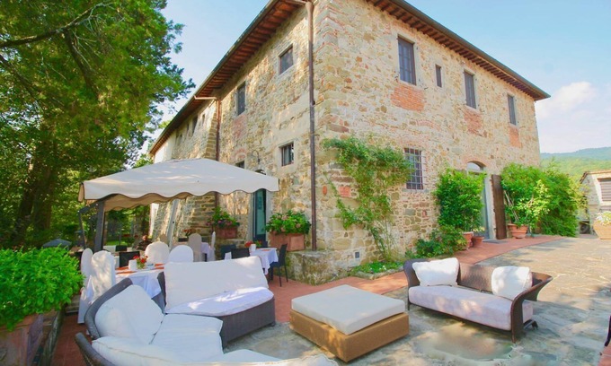 Lubaco Villa | VILLA FIESOLANA - Twelve Bedroom Villa, Sleeps 34
