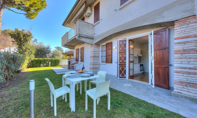 Colombare Apartment | Villa Fiorita - Apt 2 - Margherita, Sirmione, Italy
