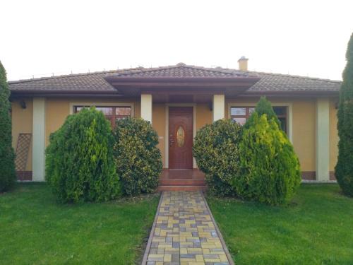 Kostolne Kracany Villa | Villa Flower Deluxe