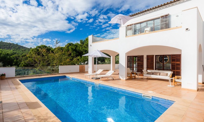 Provensals Villa | Villa 'Font De Sa Cala' with Sea View, Wi-Fi and Air Conditioning