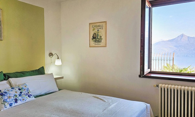 Menaggio House | Villa Foresta Meanggio (Apt Croce): Nature retreat with stunning Lake Como View