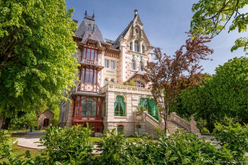 Sainte-Catherine-de-Fierbois House | Villa Alecya