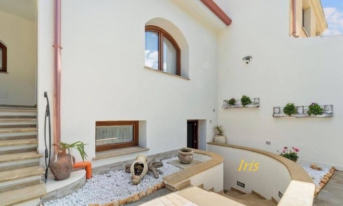 Sanluri Historic Centre Apartment | Villa Fraisca - Apartment Iris