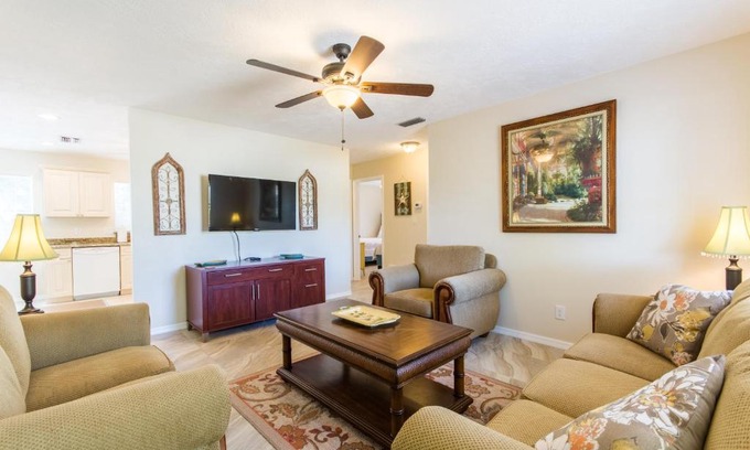 Southgate House | Villa Franca bungalow