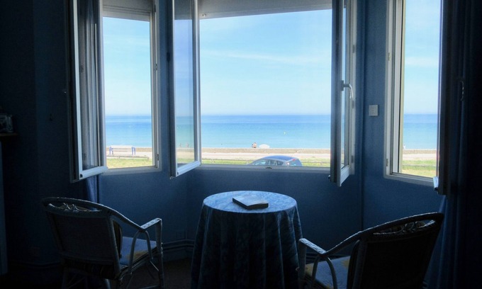Ouistreham Villa | VILLA FRONT DE MER, superb sea view, the beach at your feet, direct access
