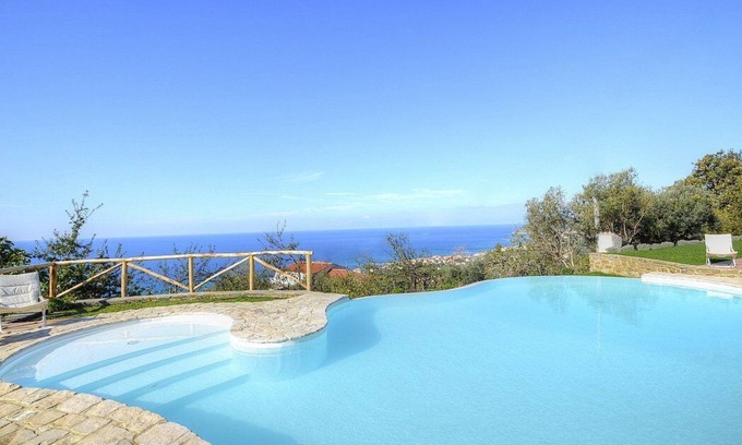Santa Maria di Castellabate Villa | Villa Gaia: A bright and sunny two-story villa located on the slope of a hill, facing the sea, with Free WI-FI.
