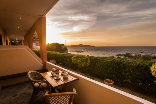 Kato Galatas Apartment | Villa Georgia Apartments & Suites