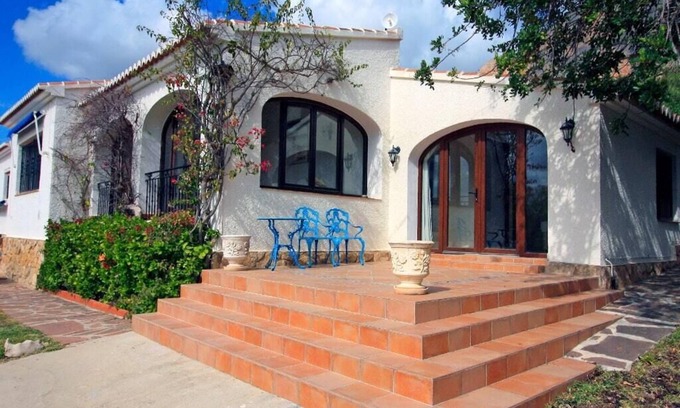 Montgo de Toscamar Villa | Villa 'Georgianna' with Mountain View, Wi-Fi and Air Conditioning