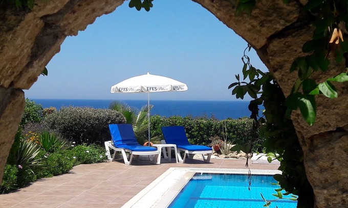 Karsiyaka Villa | Villa Georgina Location Location Location Location Right on the sea
