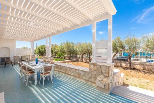 Marina di Mancaversa House | Villa Giusy 2 by BarbarHouse