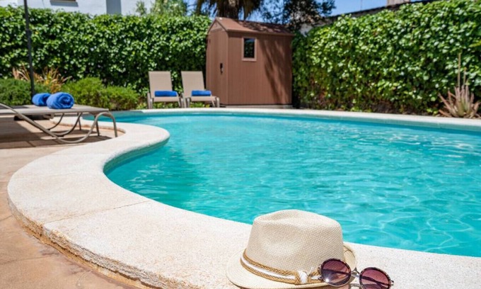 Cala'n Bosch Villa | Villa Gloria - Cheerful 2-bedroom villa with pool