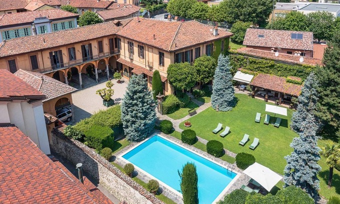 Garlate Villa | Villa 'Gnecchi Lake Como' with Lake View, Wi-Fi and Air Conditioning