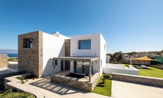 Santa Maria Villa | Villa Half Moon on Paros - close to the golden beach of Santa Maria!