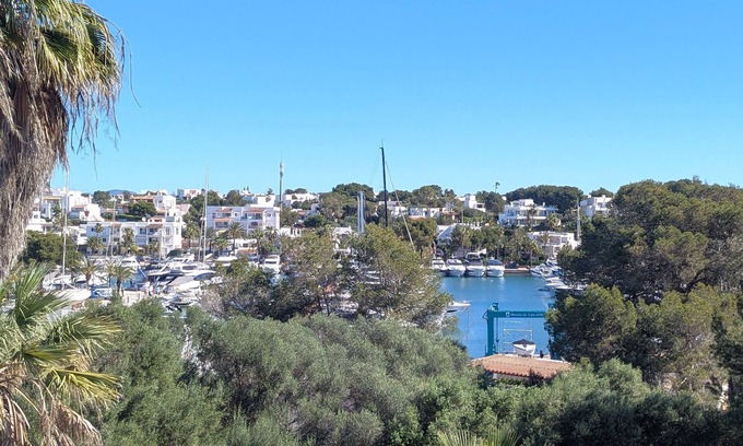 Cala d'Or Apartment | Villa half with pool *Family and dog-friendly vacation apartment
