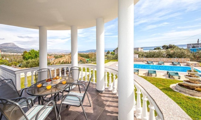 Rudine Villa | Villa Hana