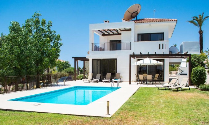 Agios Theodoros Villa | Villa Hera