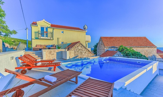 Unesic House | Villa Heritage with swimmnig pool