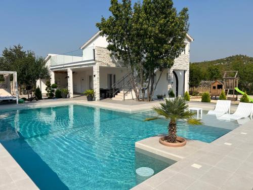 Unesic Villa | Villa Hidden Heaven