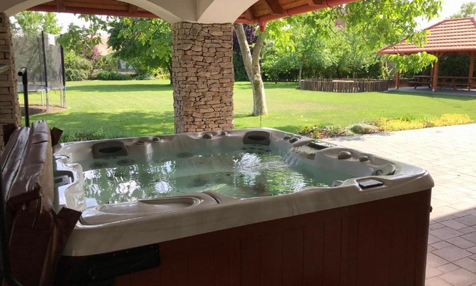 Poroszlo Apartment | Villa Holiday