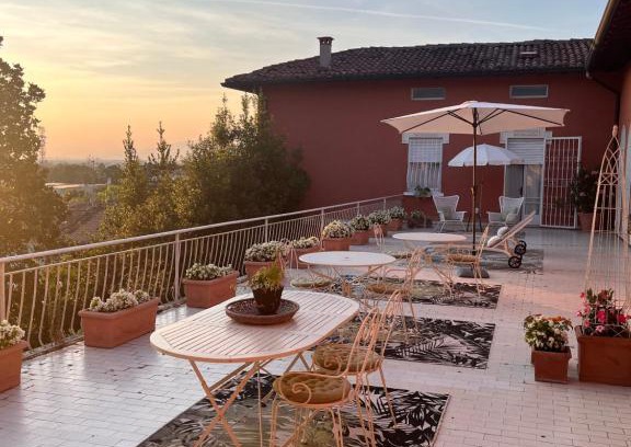 Montichiari Bed & Breakfast | Villa House and Garden B&B